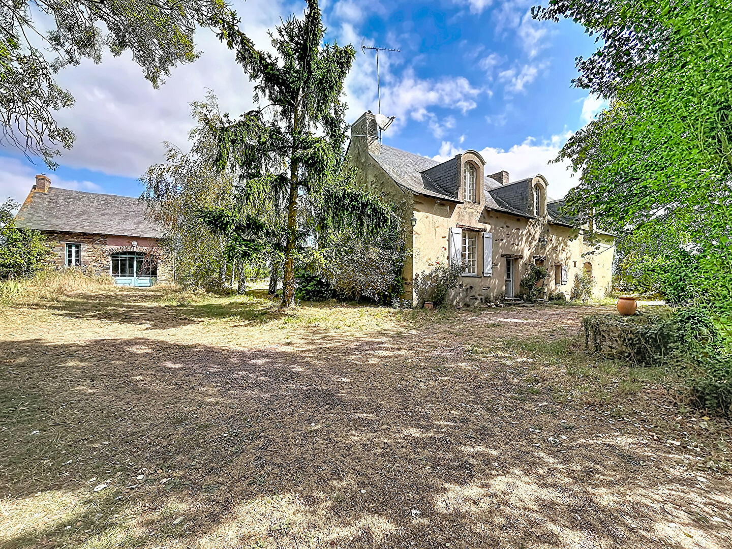 Demeure authentique - 4 chambres avec parc de 5000m2