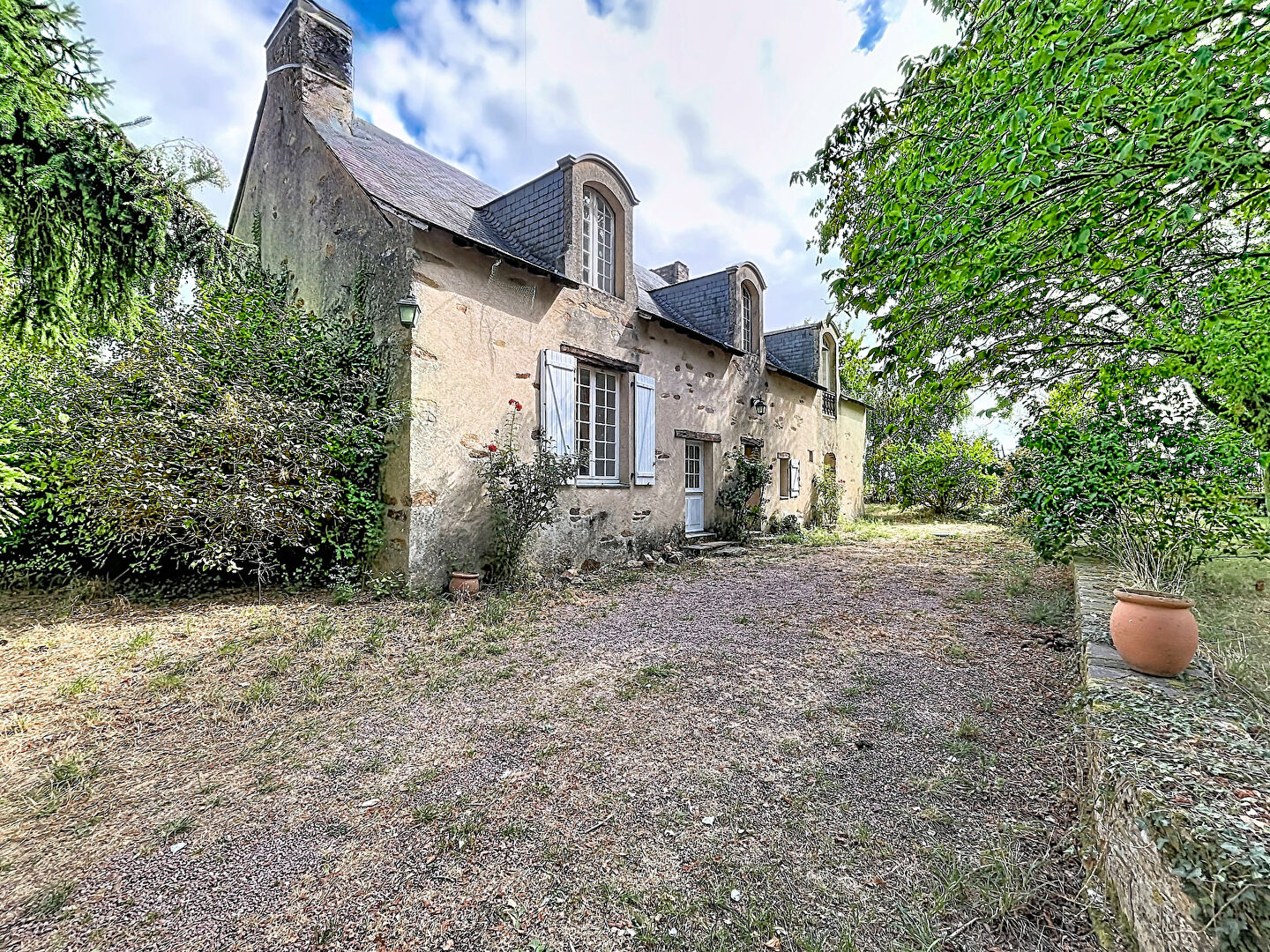 Demeure authentique - 4 chambres avec parc de 5000m2