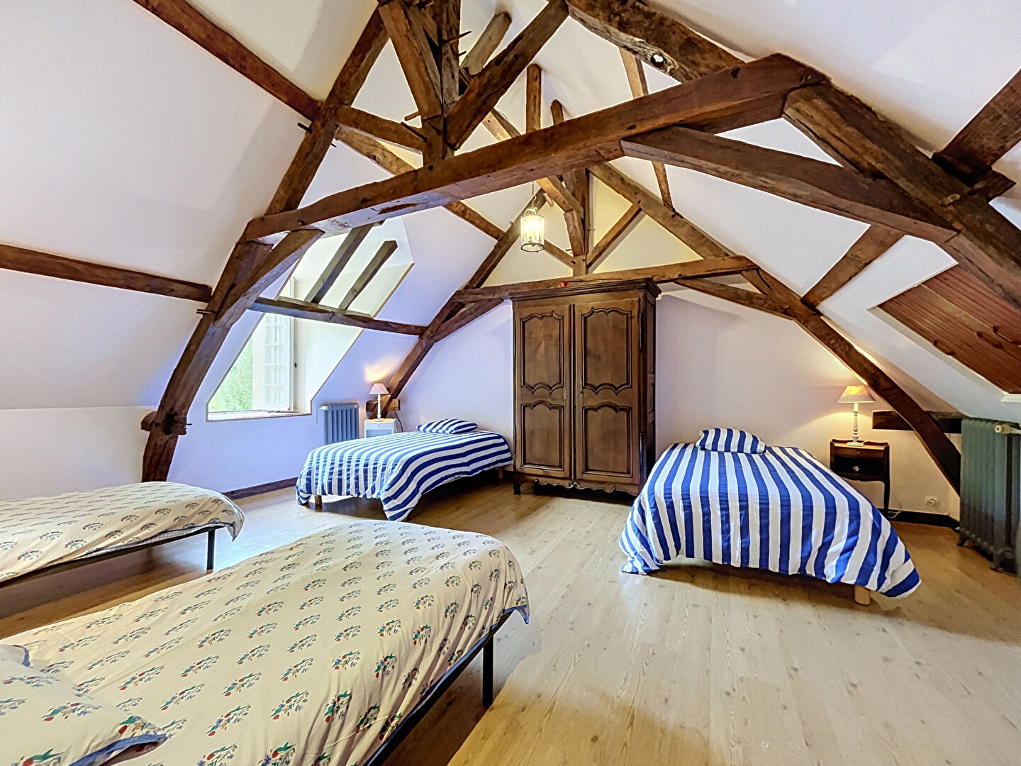 Demeure authentique - 4 chambres avec parc de 5000m2