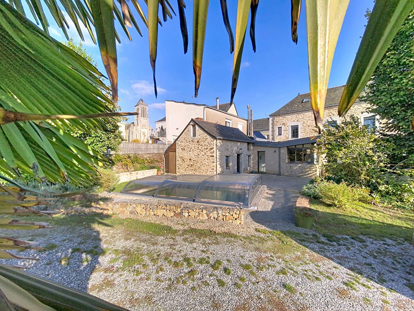 Maison 12 pièces 246 m² · à Les Hauts-d'Anjou · 246 m² · 430 900 €