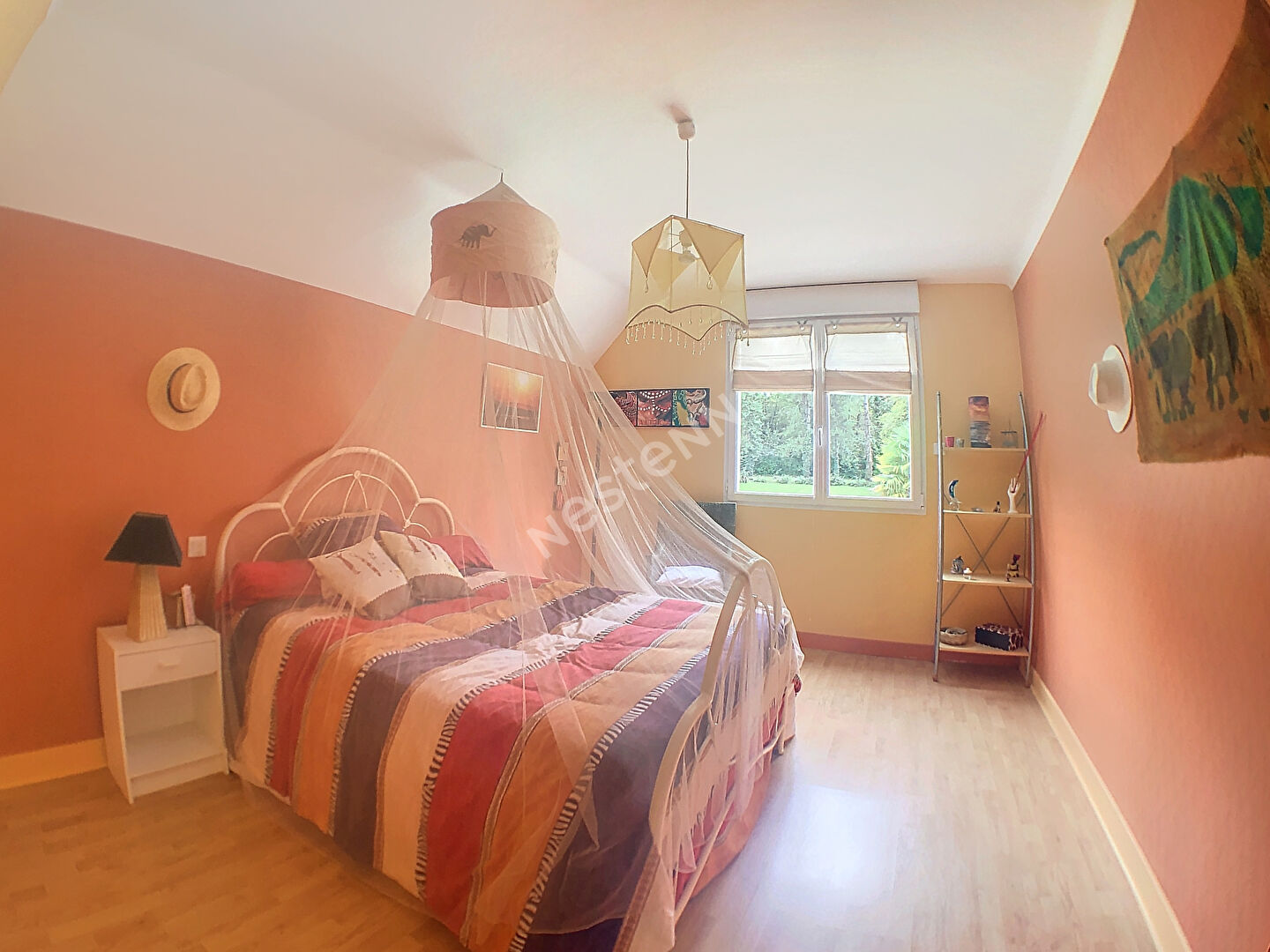 Vente maison familiale de 213m2 à Chateaubriant avec cinq chambres, sur un terrain arboré de plus de 2 hectares avec piscine