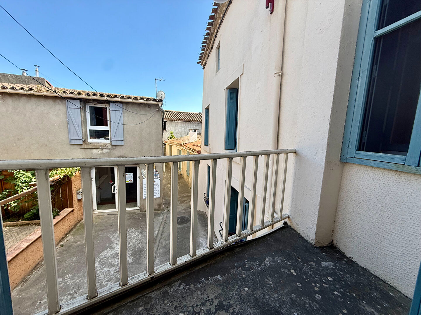 Maison de village avec cour garage remise annexe indépendante aménageable en studio à vendre à Badens