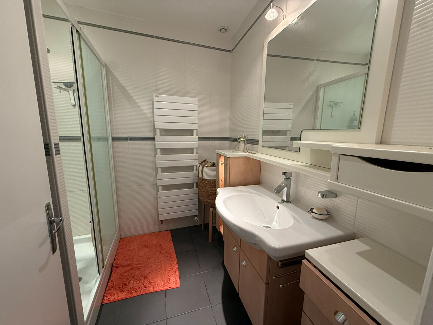 Maison de village avec cour garage remise annexe indépendante aménageable en studio à vendre à Badens