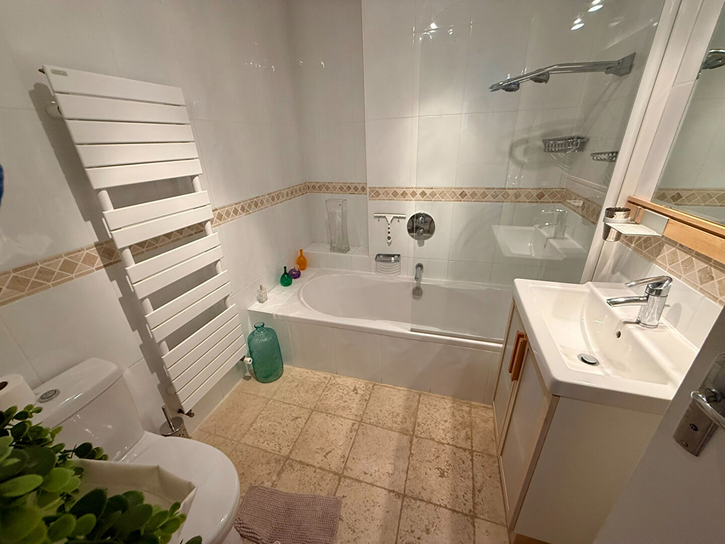 Maison de village avec cour garage remise annexe indépendante aménageable en studio à vendre à Badens