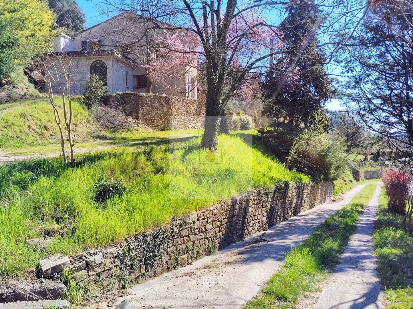Maison 6 pièces 210 m² · à Soudorgues · 210 m² · 432 000 €