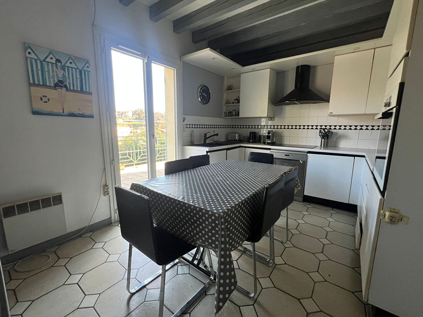 A Mornant (69) : Grande maison de 254 m² avec terrasses, terrain 2428 m² + piscine