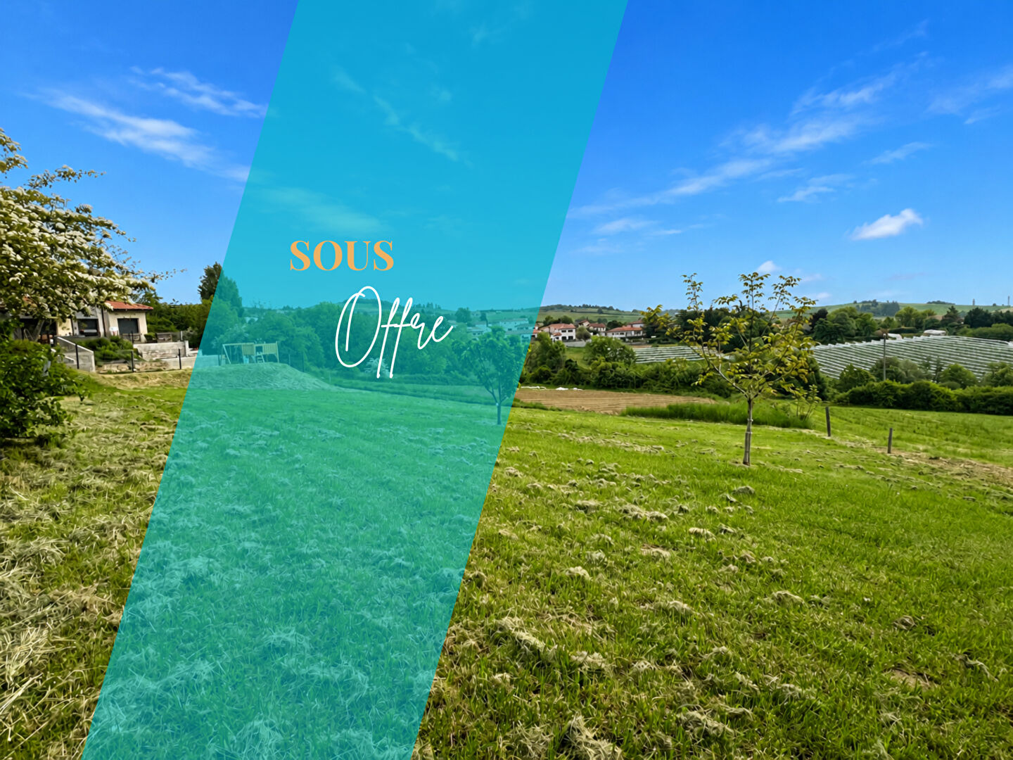 Terrain Chaussan 702 m2 · 190 000 €