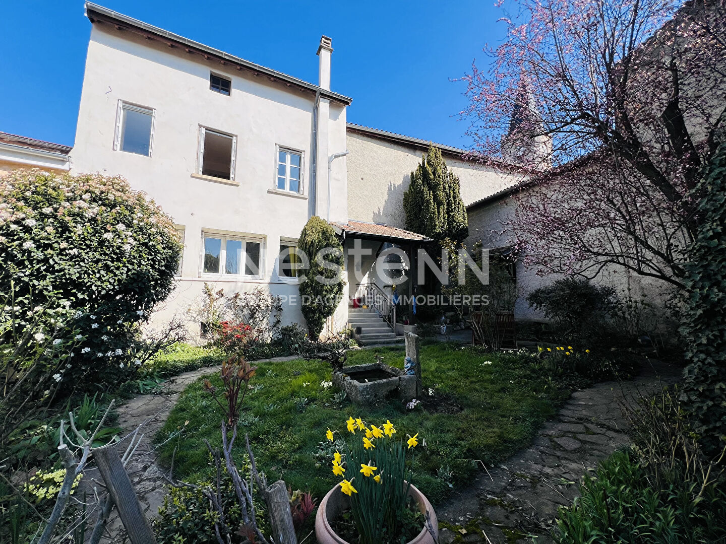 Maison de village T6 avec jardin