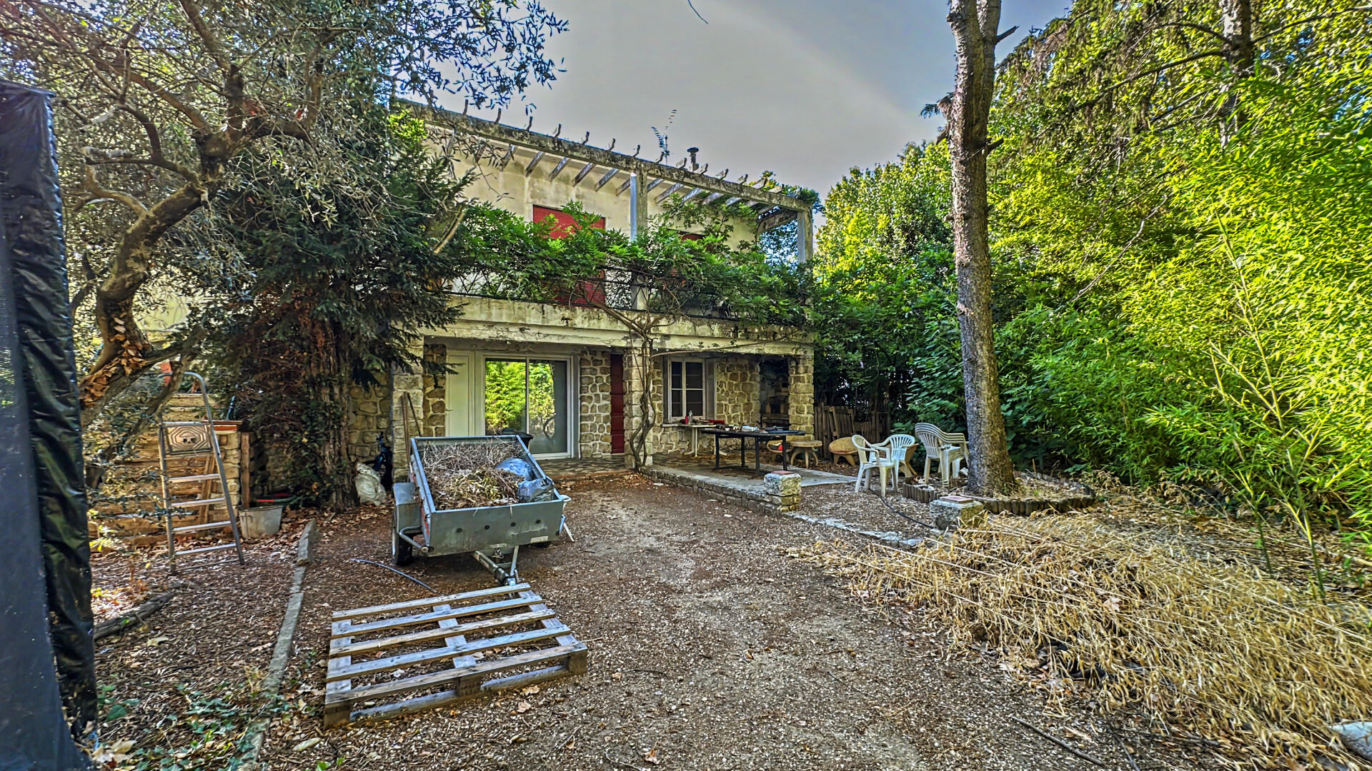 Maison 10 pièces 217 m² · à Saint Martin de Crau · 217 m² · 378 500 €