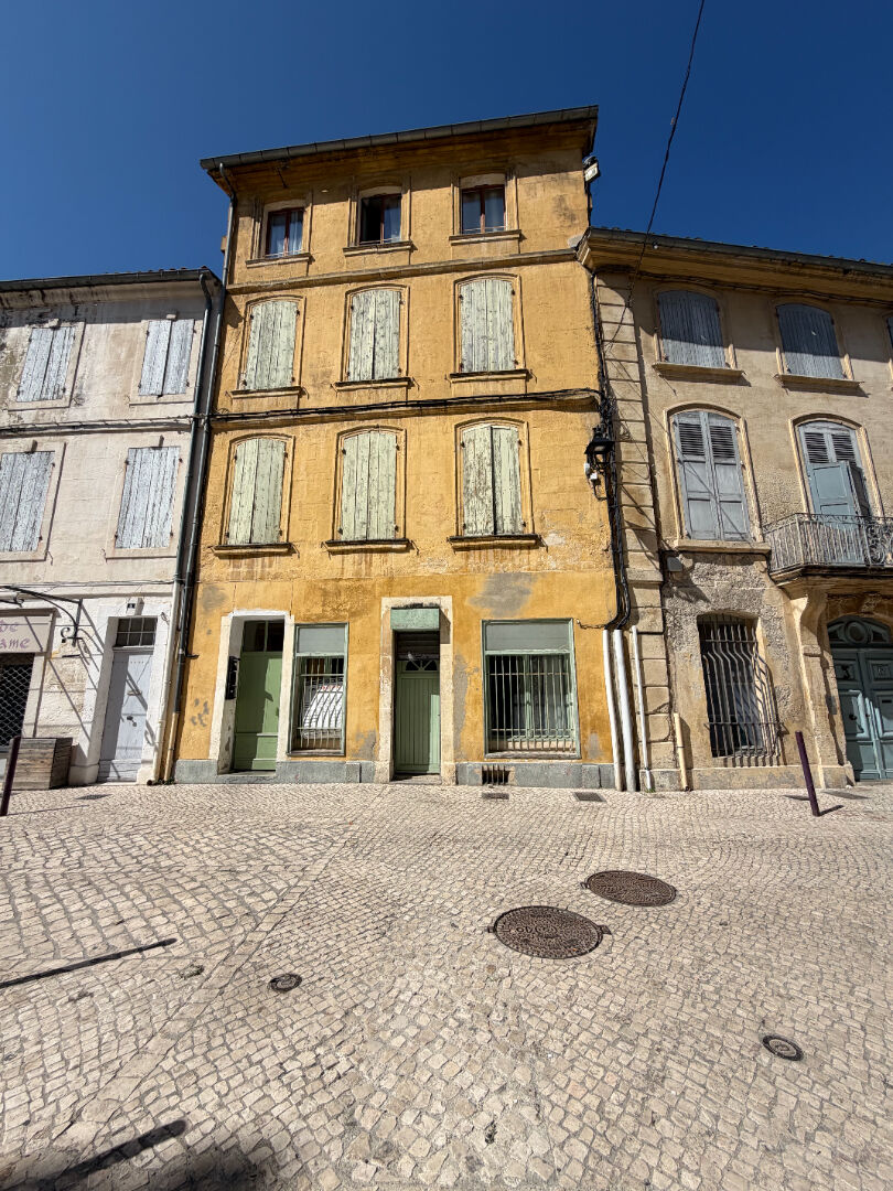 Maison 10 pièces 155 m² · à Tarascon · 155 m² · 215 000 €