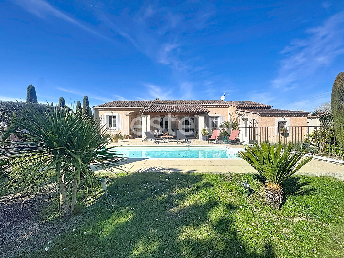 À vendre à Graveson ? Charmante maison plain pied avec studio indépendant