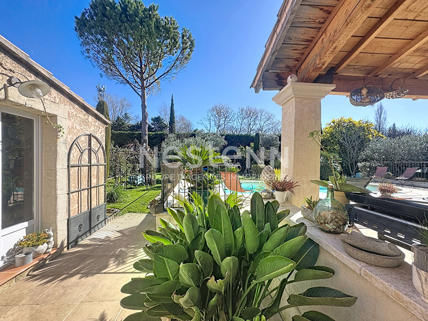 À vendre à Graveson ? Charmante maison plain pied avec studio indépendant