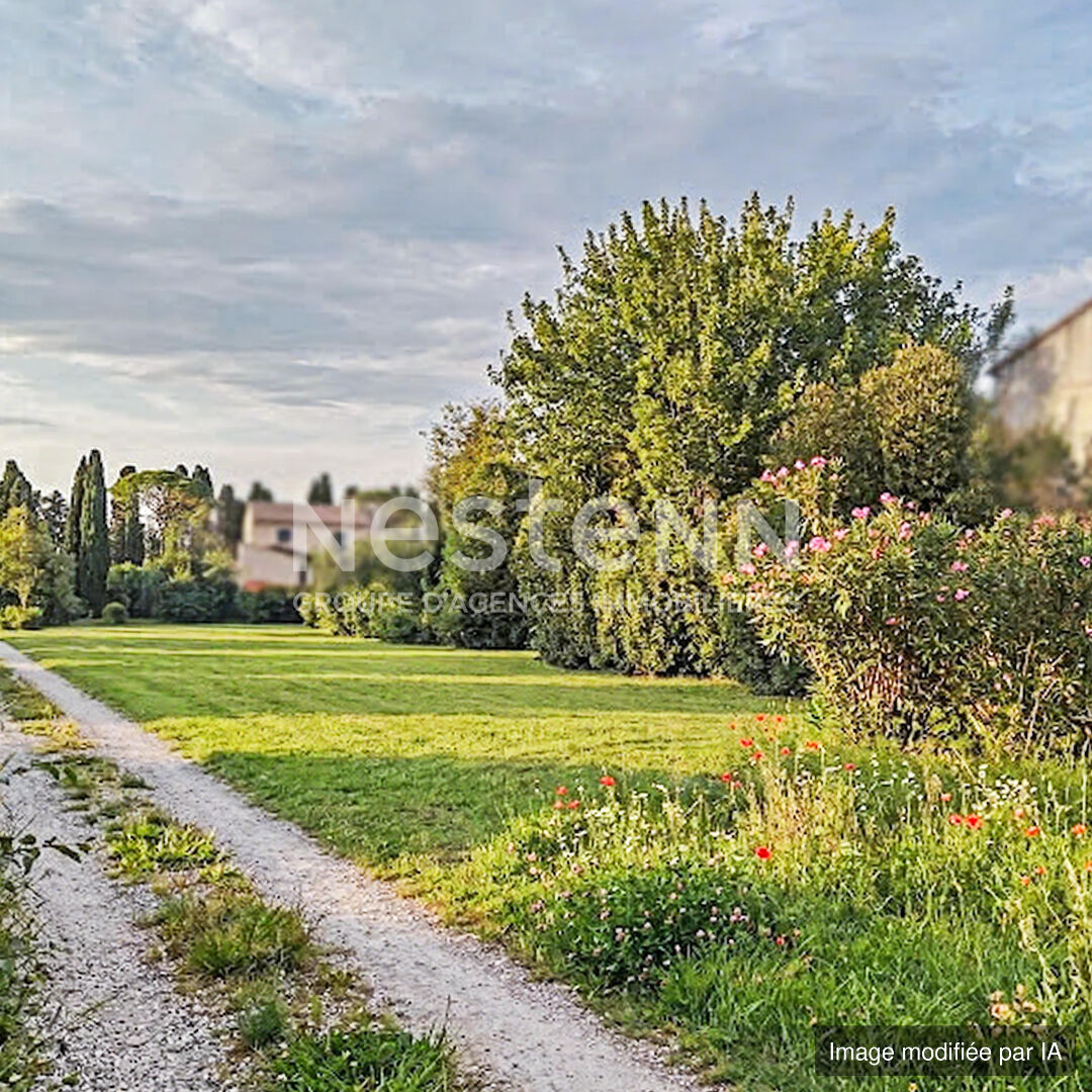 Terrain 348 m² · à Saint-Étienne-du-Grès · 147 000 €