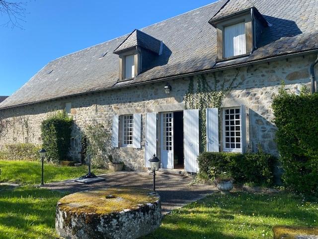 6 pièces 132 m² · à Sarroux · 132 m² · 267 500 €