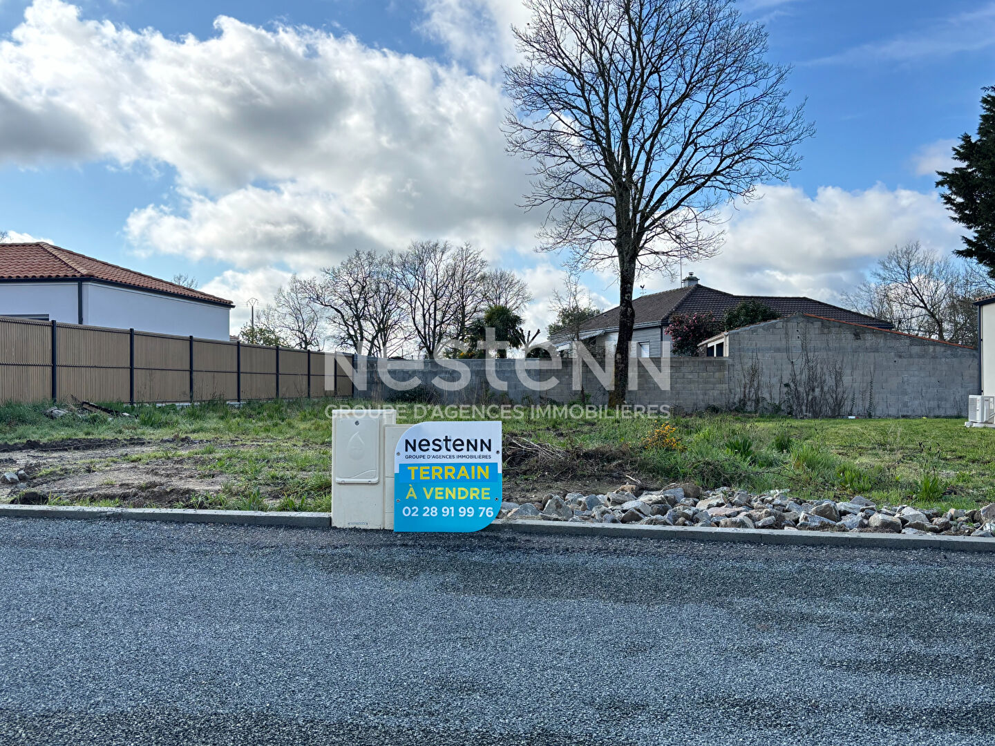 Terrain viabilisé, au calme, bourg de la Chevroliere · 128 513 €